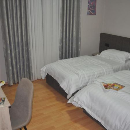 Apartmán Bliri Myslym Shyri Tirana Exteriér fotografie