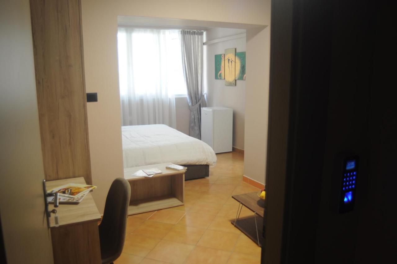 Apartmán Bliri Myslym Shyri Tirana Exteriér fotografie