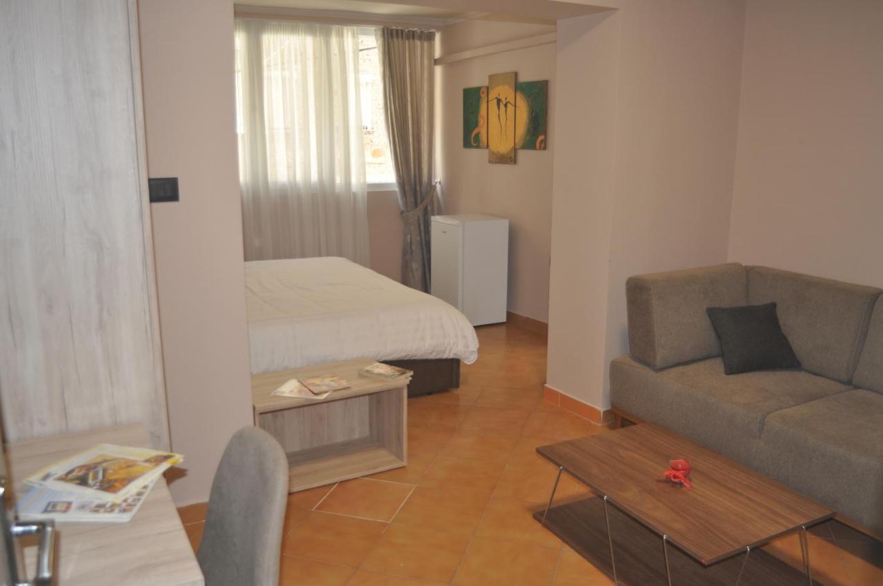 Apartmán Bliri Myslym Shyri Tirana Exteriér fotografie