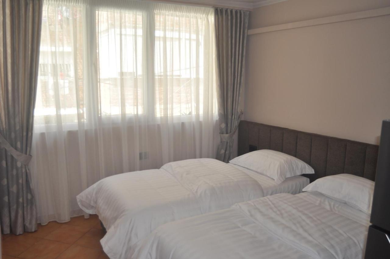 Apartmán Bliri Myslym Shyri Tirana Exteriér fotografie