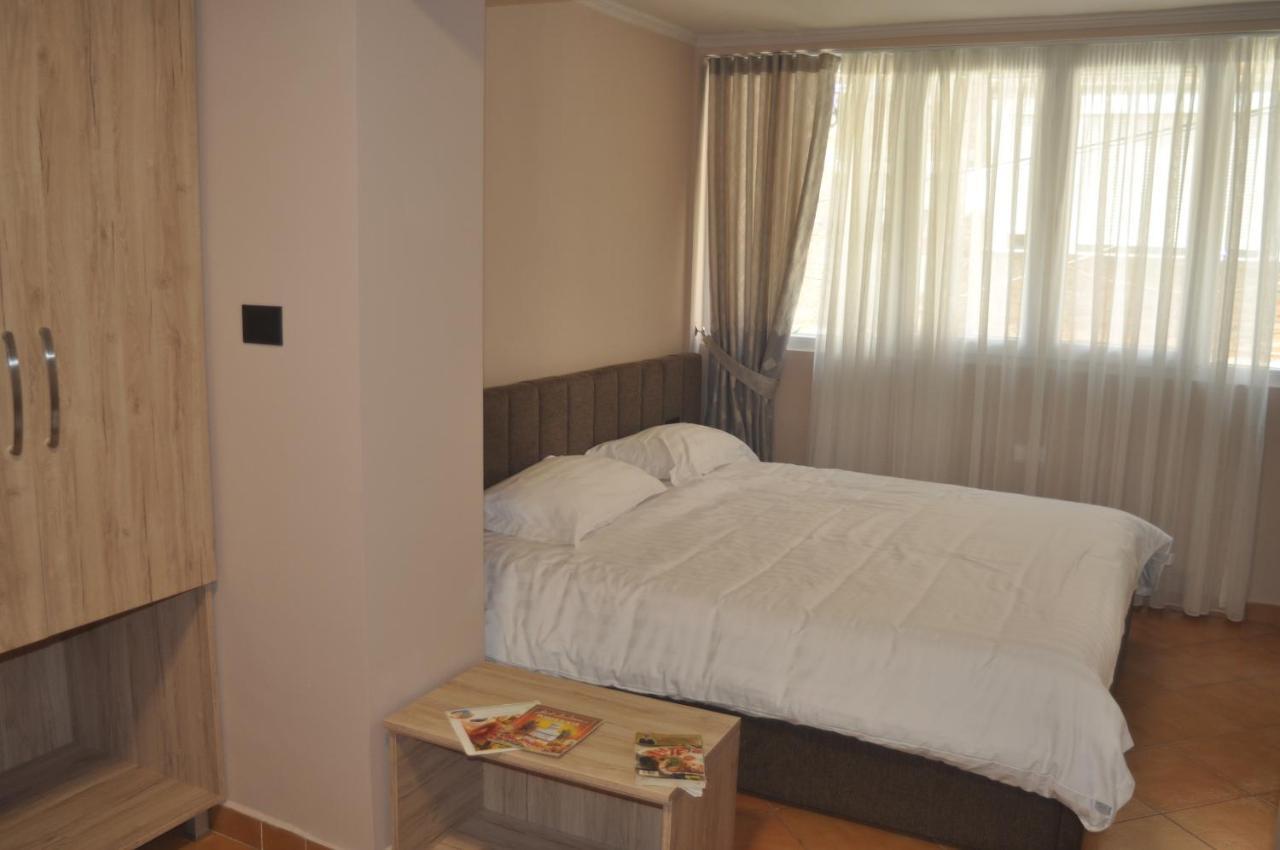 Apartmán Bliri Myslym Shyri Tirana Exteriér fotografie