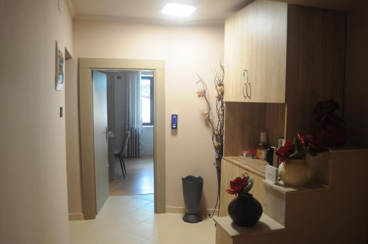 Apartmán Bliri Myslym Shyri Tirana Exteriér fotografie